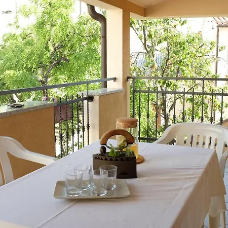 Livia With 2 Cozy Terraces Near Pula * Peroj