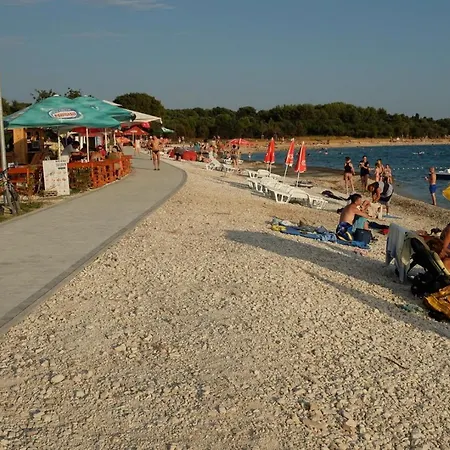 Daire Livia With 2 Cozy Terraces Near Pula Peroj