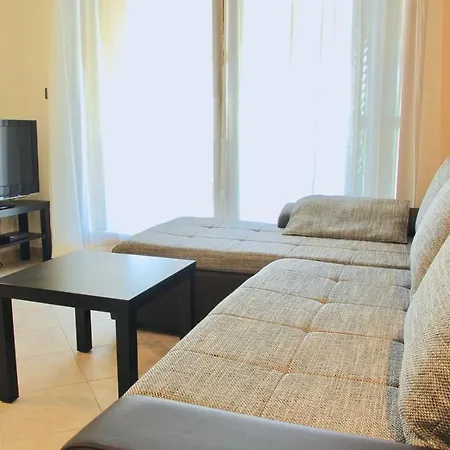 Livia With 2 Cozy Terraces Near Pula
